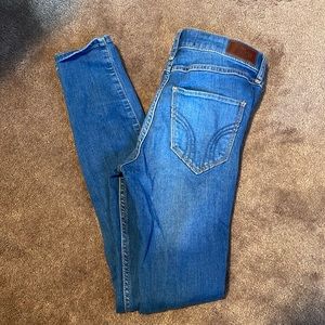 Hollister High-Rise Super Skinny, size 5R, color blue w/ cuts